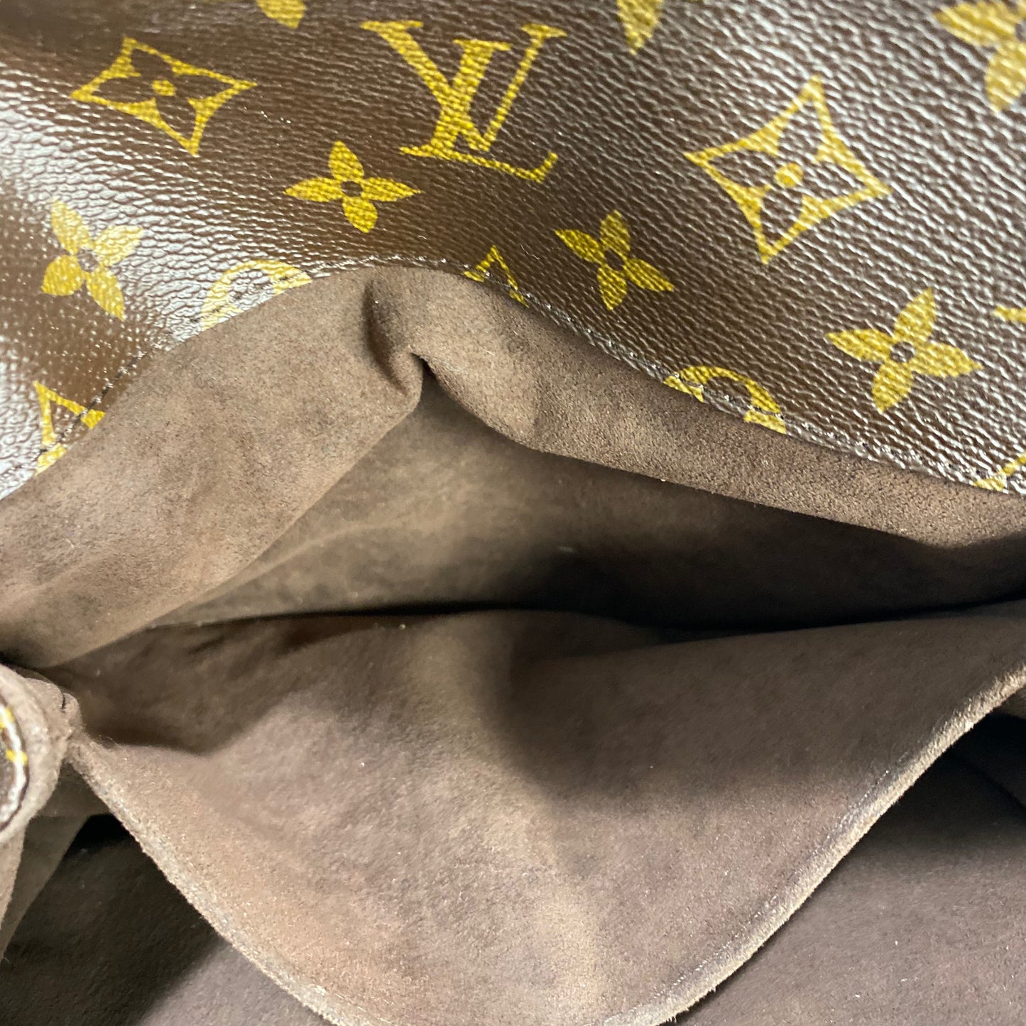 Louis Vuitton Monogram Pochette Metis