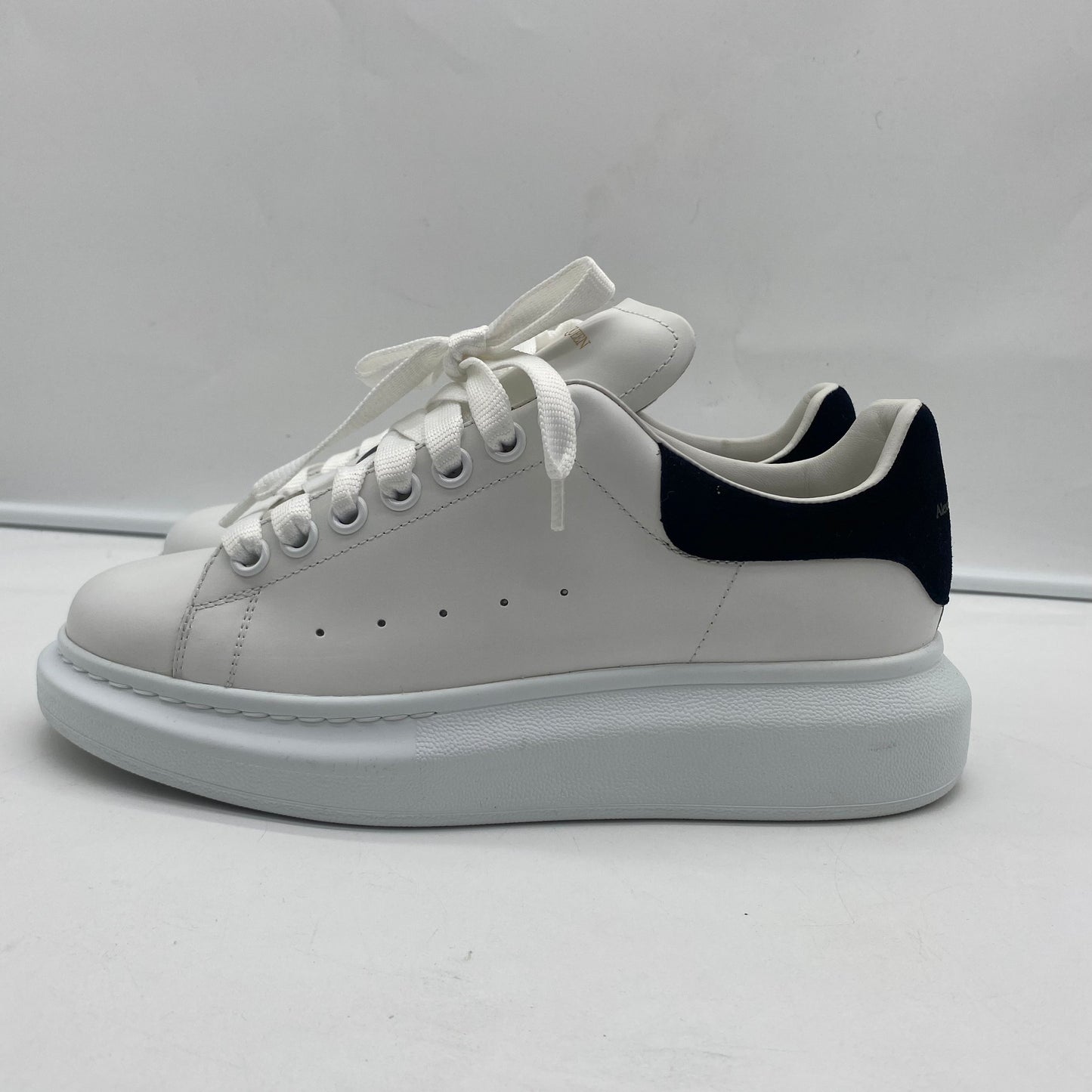 Alexander McQueen White/Black Sneaker