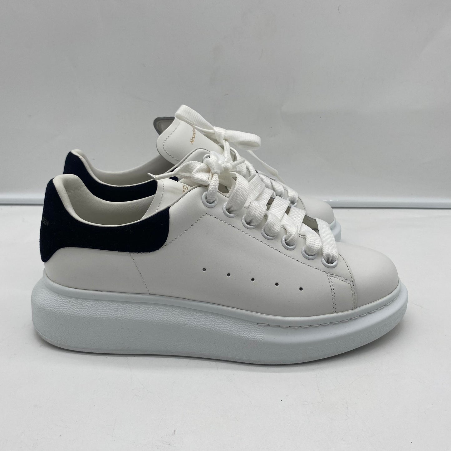 Alexander McQueen White/Black Sneaker