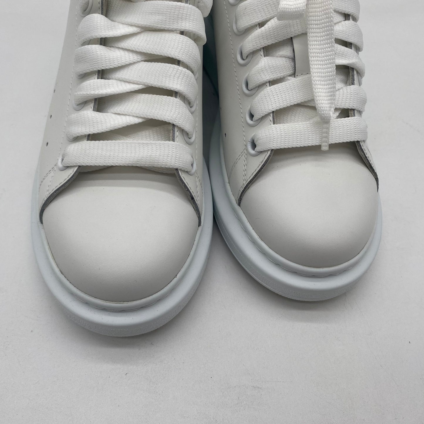 Alexander McQueen White/Black Sneaker