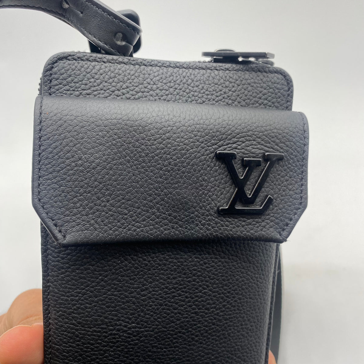 LOUIS VUITTON LOUIS VUITTON Phone Pouch Shoulder crossbody Bag M81716  Recycled nylon Silver M81716