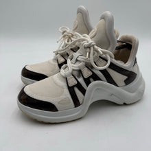 Load image into Gallery viewer, Louis Vuitton White Monogram Sneaker