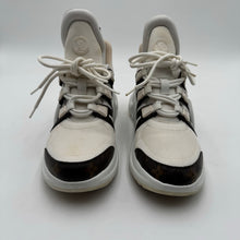 Load image into Gallery viewer, Louis Vuitton White Monogram Sneaker