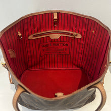 Load image into Gallery viewer, Louis Vuitton mm Neverfull Tote