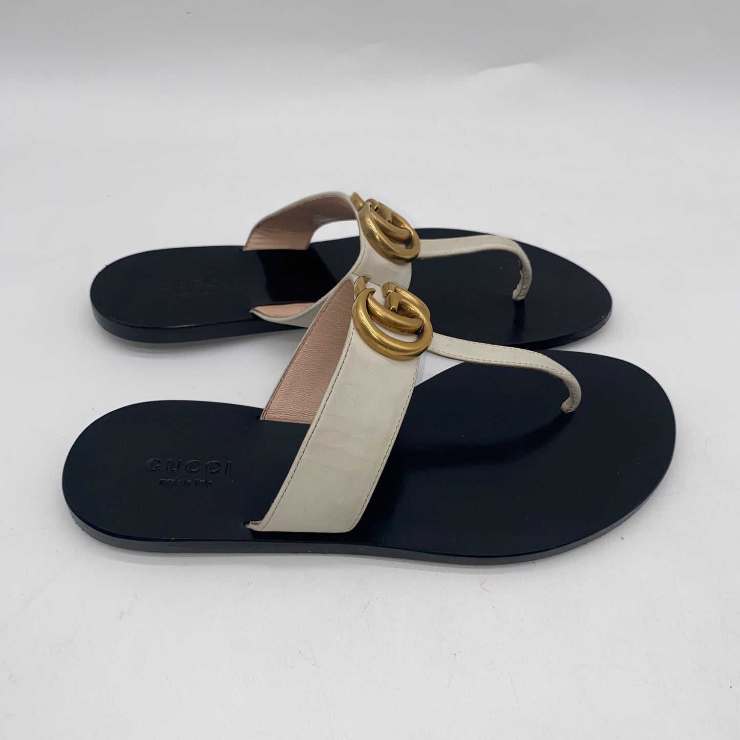 Gucci Creme Leather Thong Sandals