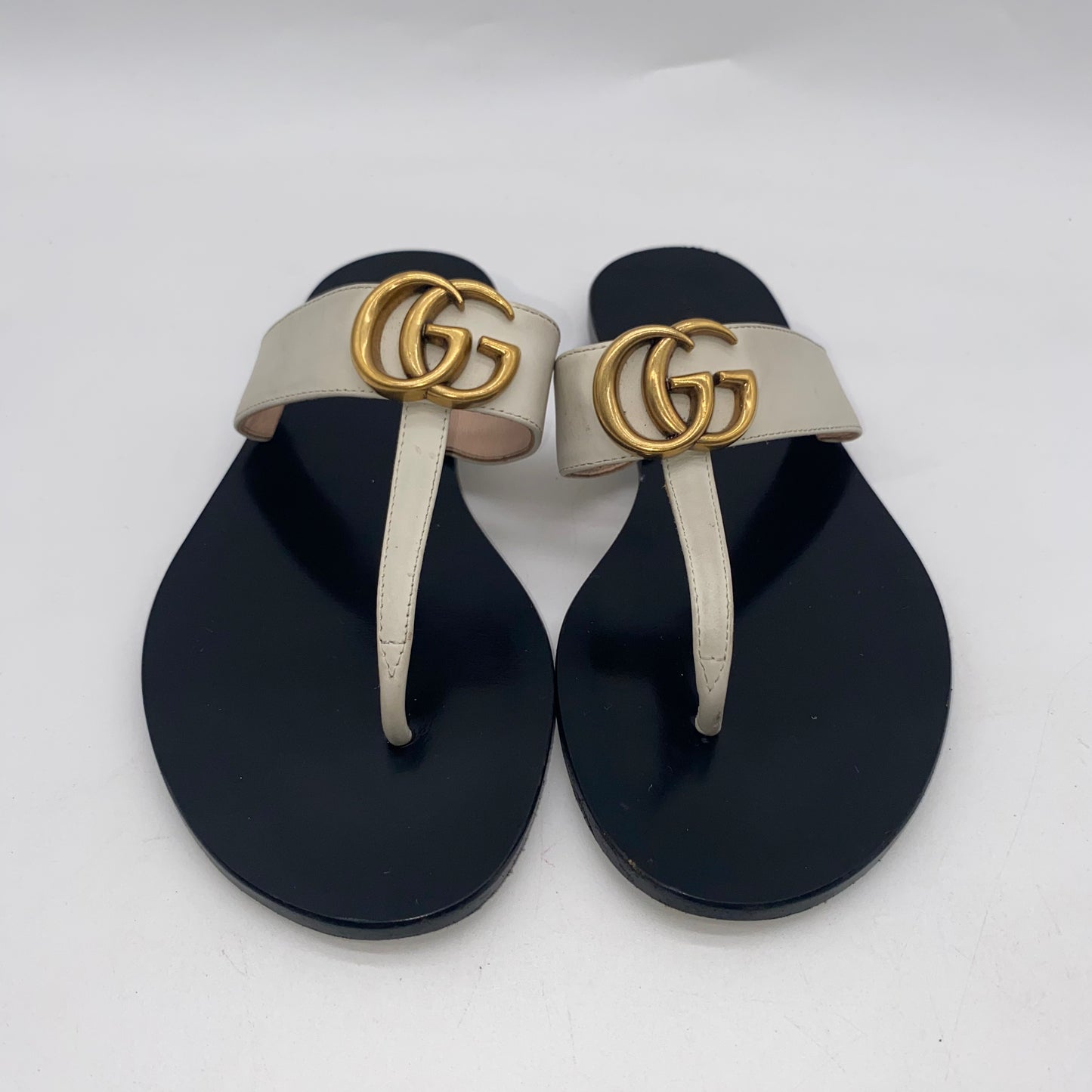 Gucci Creme Leather Thong Sandals