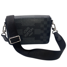 Load image into Gallery viewer, Louis Vuitton Messenger Bag