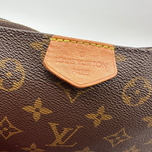 Load image into Gallery viewer, Louis Vuitton Chain Crossbody