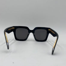Load image into Gallery viewer, Fendi Oversized Sunglasses