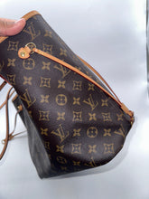 Load image into Gallery viewer, Louis Vuitton Monogram MM Neverfull Tote