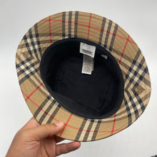 Load image into Gallery viewer, Burberry Bucket Hat (M)