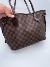 Load image into Gallery viewer, Louis Vuitton Neverfull PM
