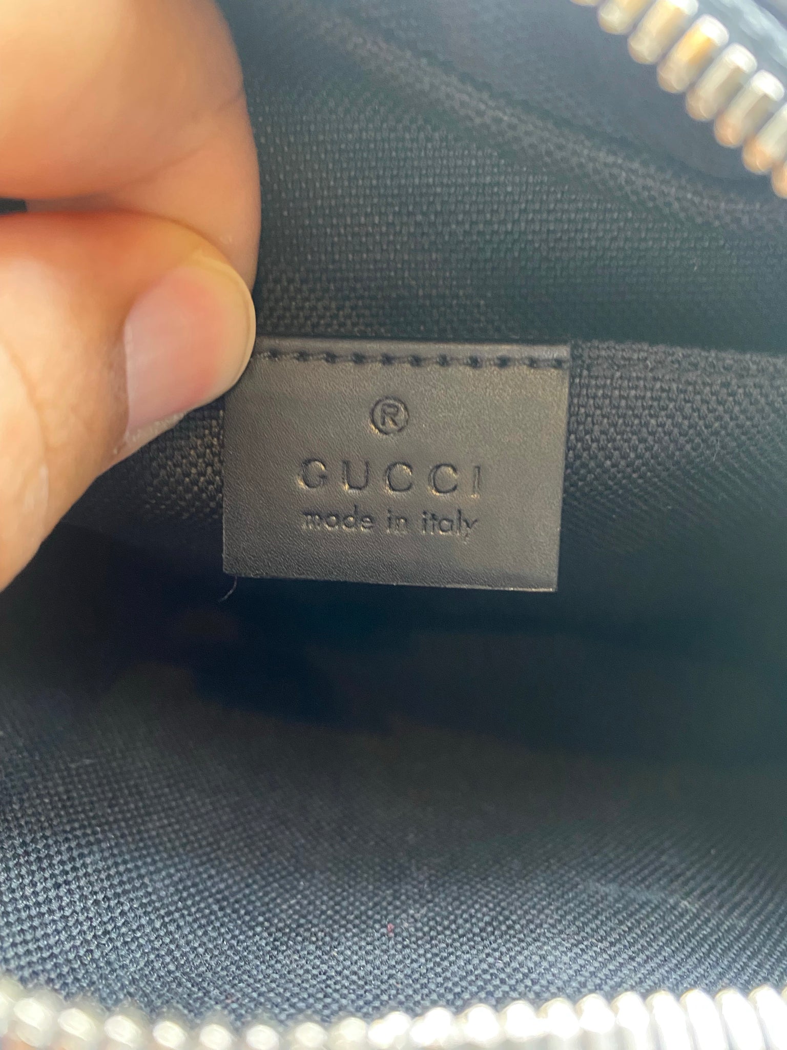 Gucci GG Supreme Shoulder Bag – RCR Luxury Boutique