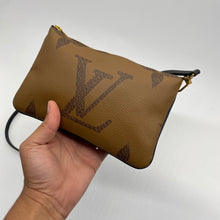 Load image into Gallery viewer, Louis Vuitton Monogram Crossbody Bag